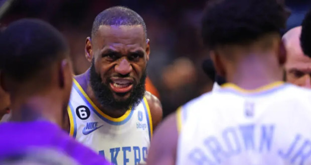 Lebron James Leads Lakers To Win A Crucial Game Against Knicks