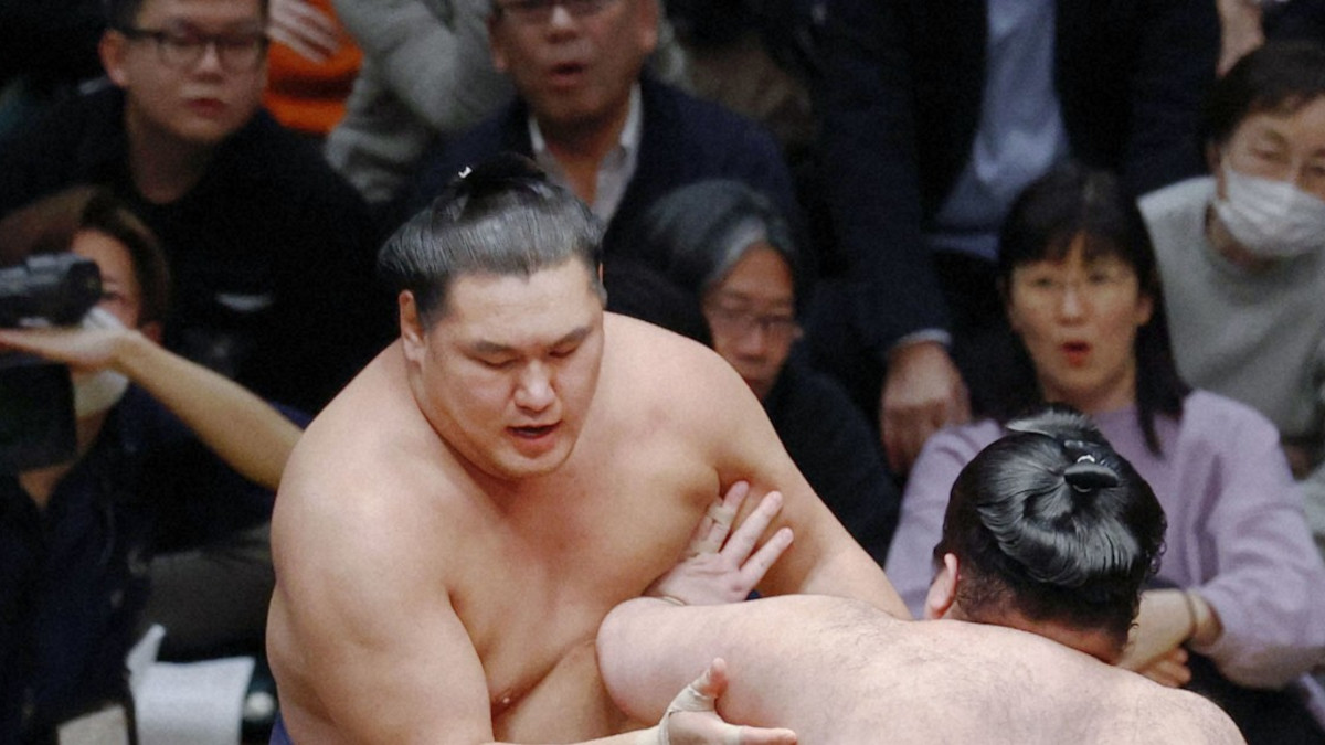 Gonoyama Upset Previously Undefeated Hoshoryu In New Year Grand Sumo Tournament